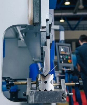 Гидравлический листогибочный пресс MetalTec HBM 30/1600 (E22)