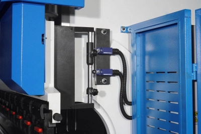 MetalTec HBM 160/3200C Листогибочные гидравлические прессы с ЧПУ контроллером TP10S