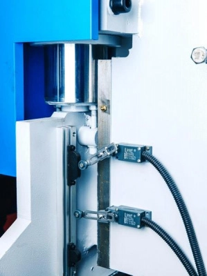 Гидравлический листогибочный пресс MetalTec HBM 125/3200М (E22)