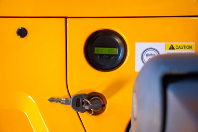 Штабелер самоходный 1,5 т 5,6 м XILIN CDDK15-III 24/200 В/Ач (с платформой)