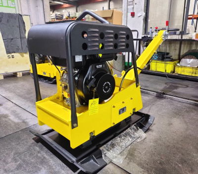 Виброплита реверсивная TOR C-330A(P) 300 кг, 38кН дизельная