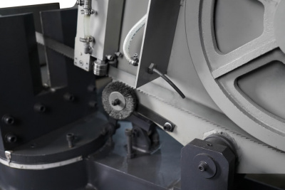 Ленточнопильный полуавтоматический станок BSM-330R SAF