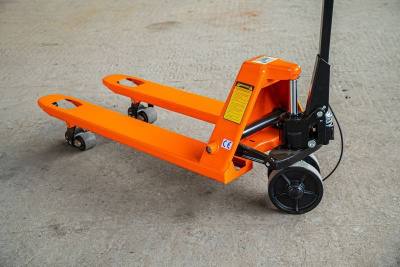 Тележка гидравлическая 2500 кг 1150 мм TOR BFB с тормозом (полиуретановые колеса)